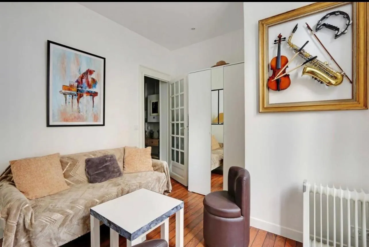 Magnifique 2 Pieces, Clair Neuf Apartment Paris