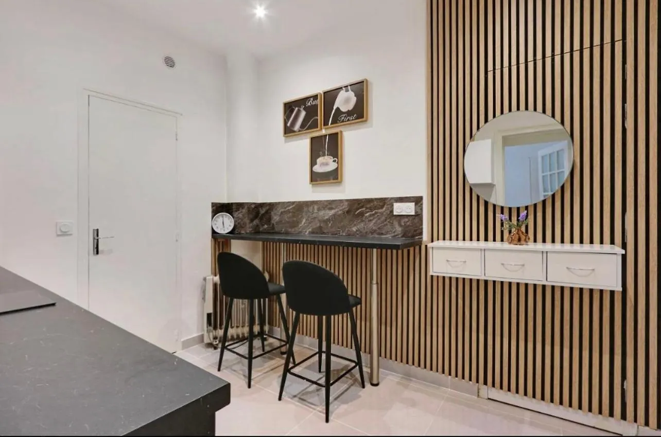 דירות פריז Magnifique 2 Pieces, Clair Neuf
